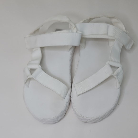 Dolce Vita Other - DOLCE VITA NWT ZAIDEY WHITE SANDALS GIRLS SZ 4